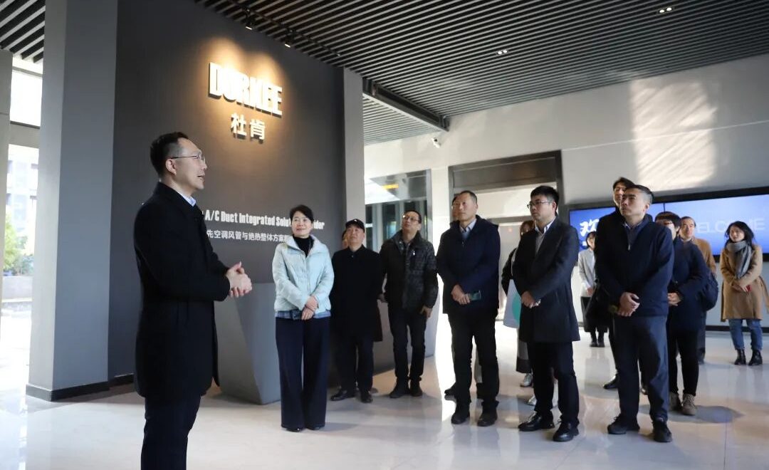 GA黄金甲集团金海丰先生做表商企业做解说决