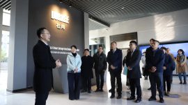 GA黄金甲集团金海丰先生做表商企业做解说决